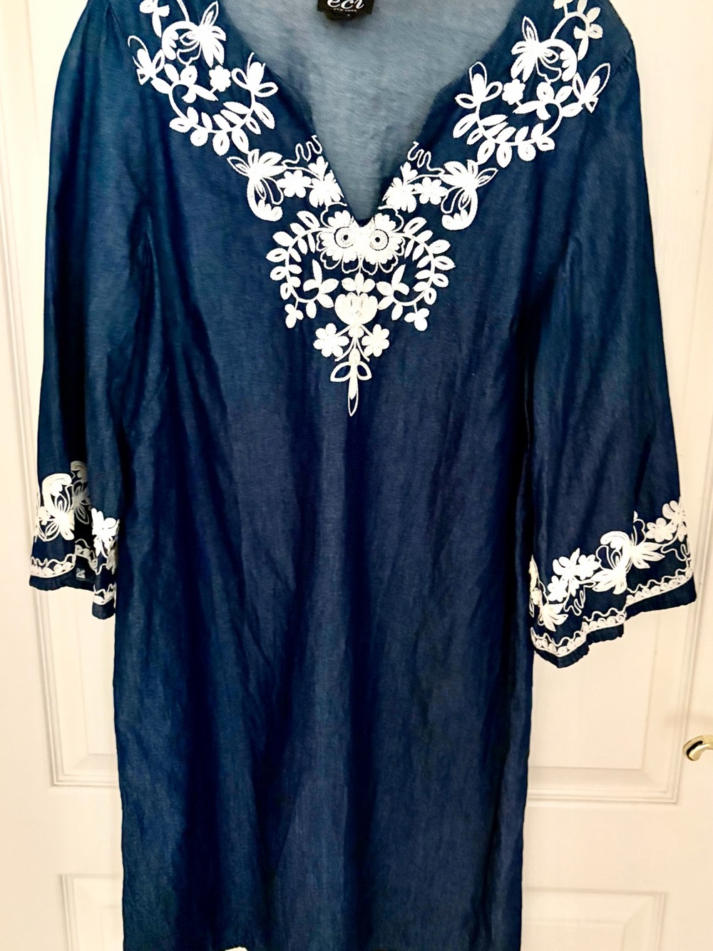 ECI NY Blue Embroidered Tunic Dress with White Floral Embroidery Detail size 10